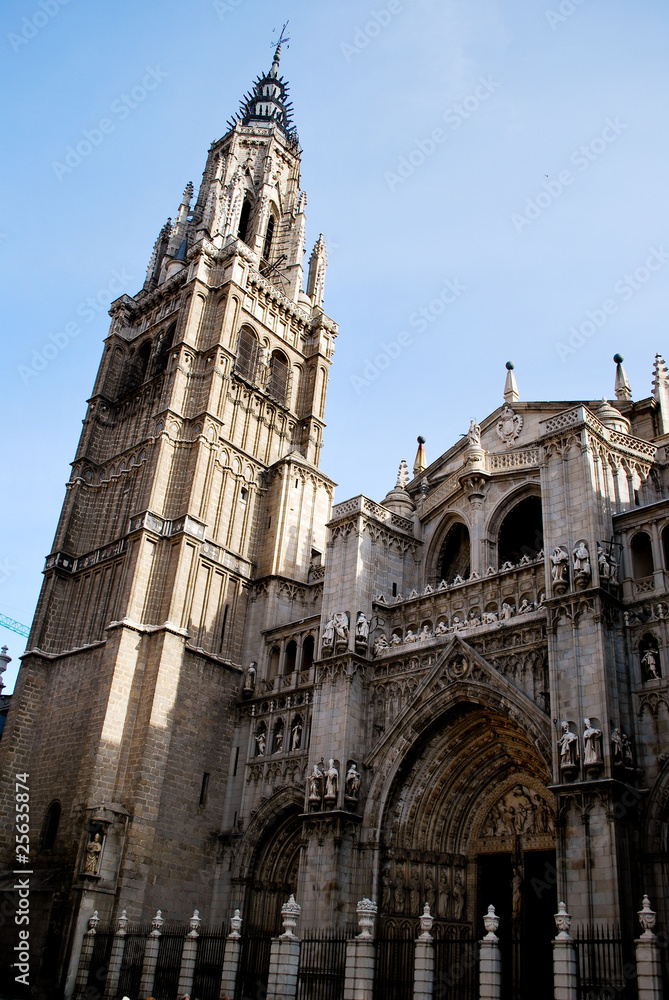 Obraz premium Façade de la cathédrale de Tolède