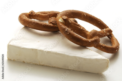 Brie con pretzel photo