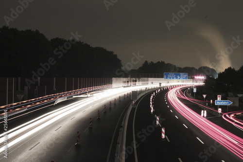 Nachtlicher Autobahn A40 Ansicht