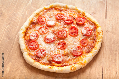 cheese and cherry tomato pizza