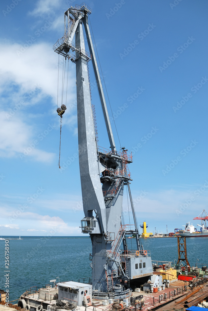 Fototapeta premium Sea platform with the crane