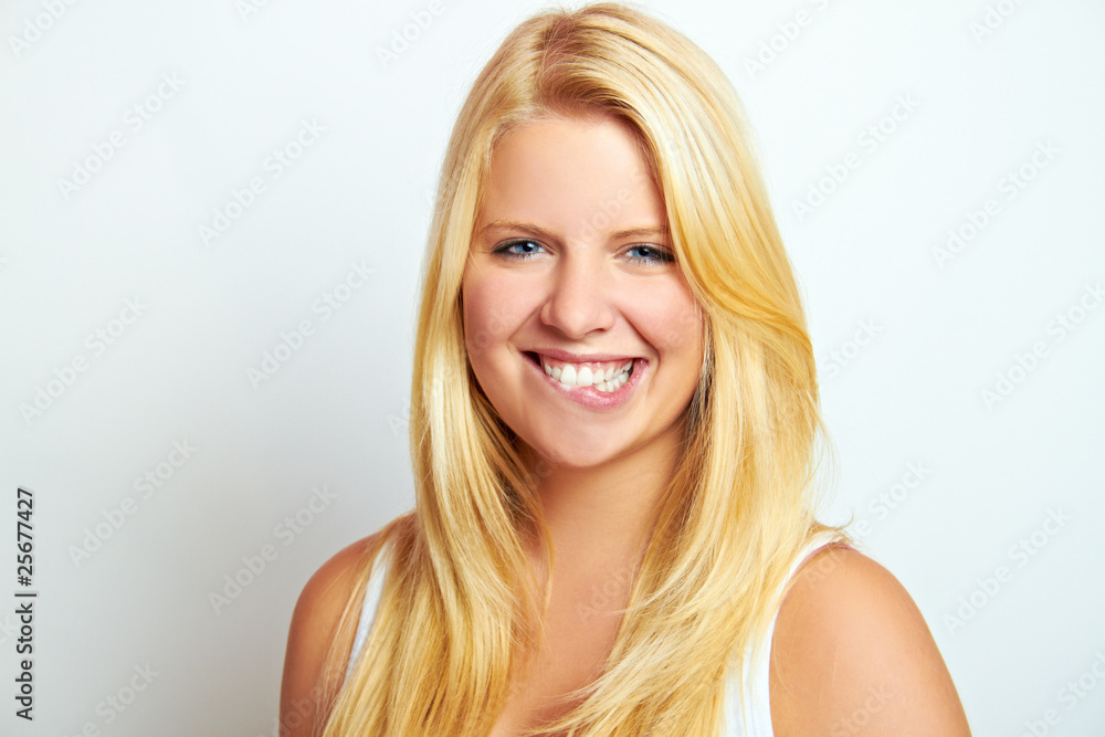 Fototapeta premium schöne glückliche junge blonde frau