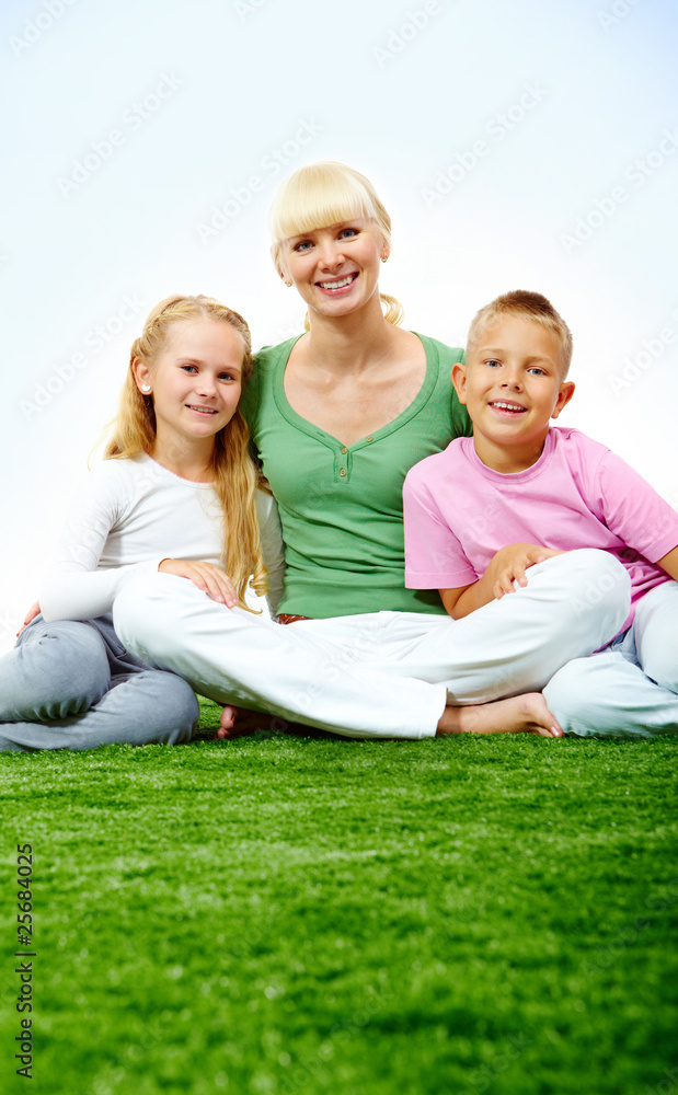 Fototapeta premium Family on grass