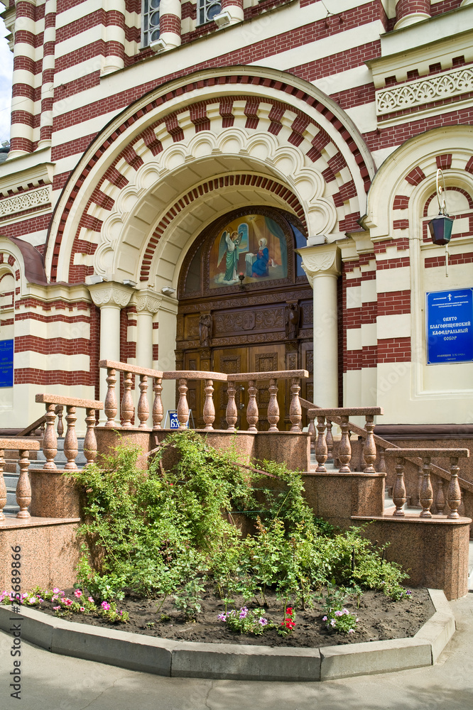 Entrance into the cathedral