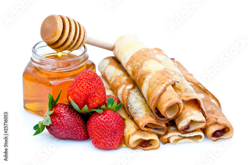 Crêpes à la confiture de fraises et miel photo