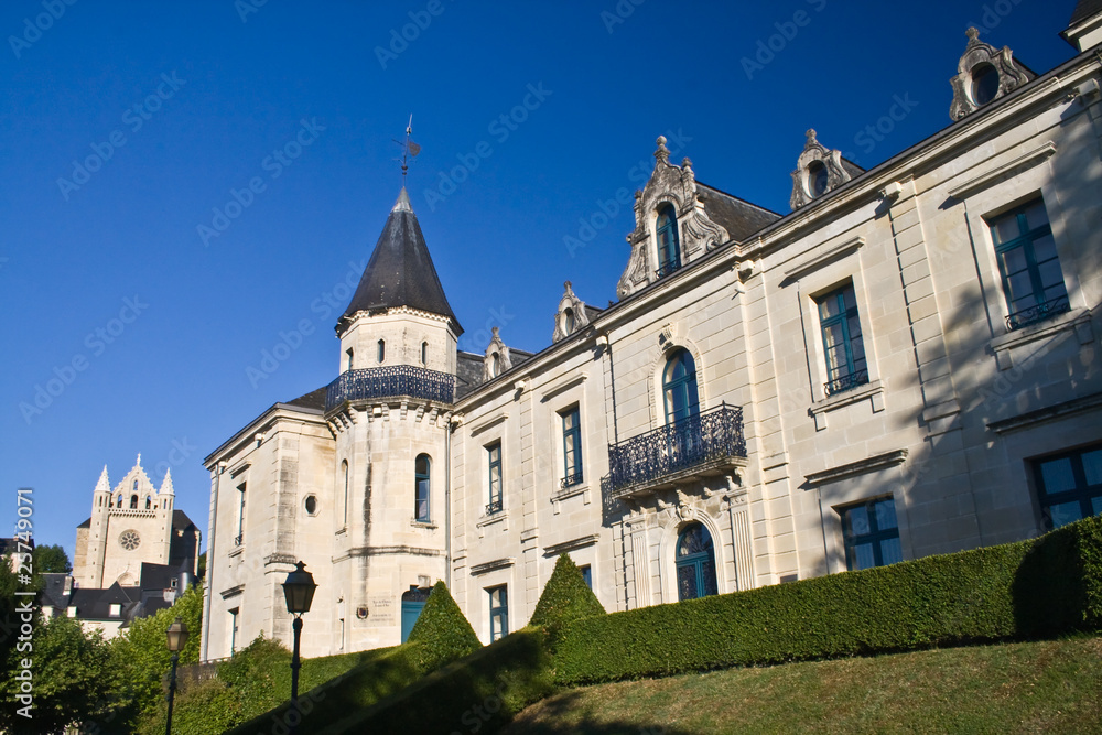 Terrasson-Lavilledieu (Dordogne) - Chateau Jeanne d'Arc Stock Photo | Adobe  Stock