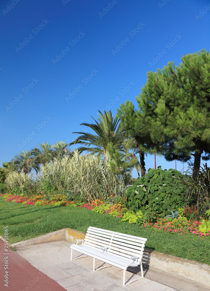 Obraz premium Beautiful view of sea front in the city of Nice, France.