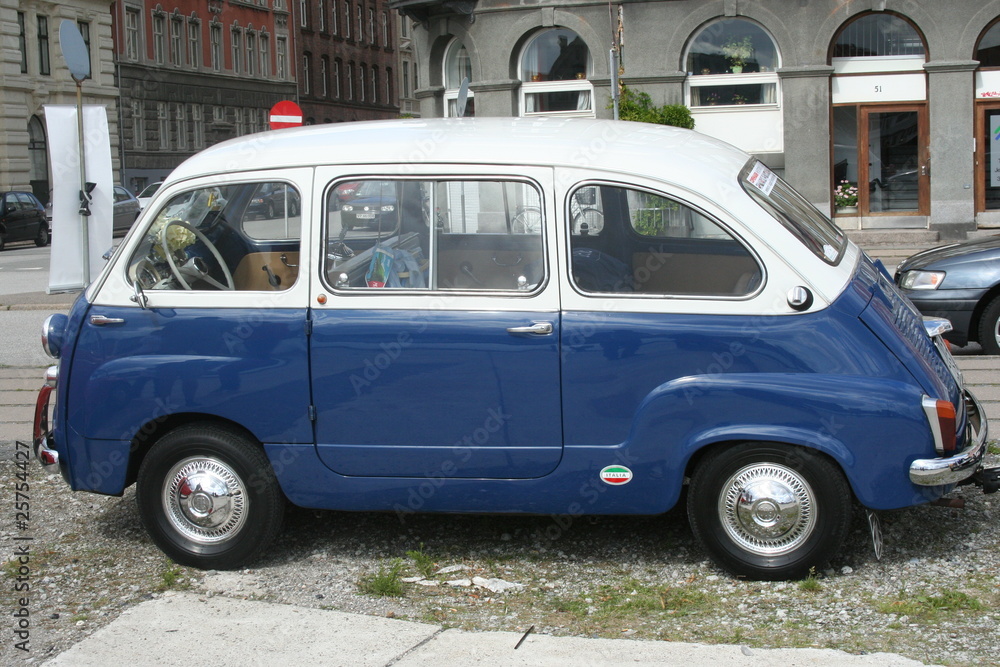 Fototapeta premium Automobile in Copenhagen streets in Denmark