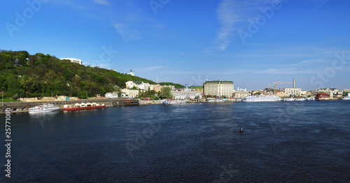 Panorama of the right bank of the Dnieper river in Kiev © Mikhail Markovskiy