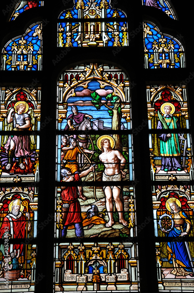 France, vitraux de l’église de Batz sur Mer en Bretagne