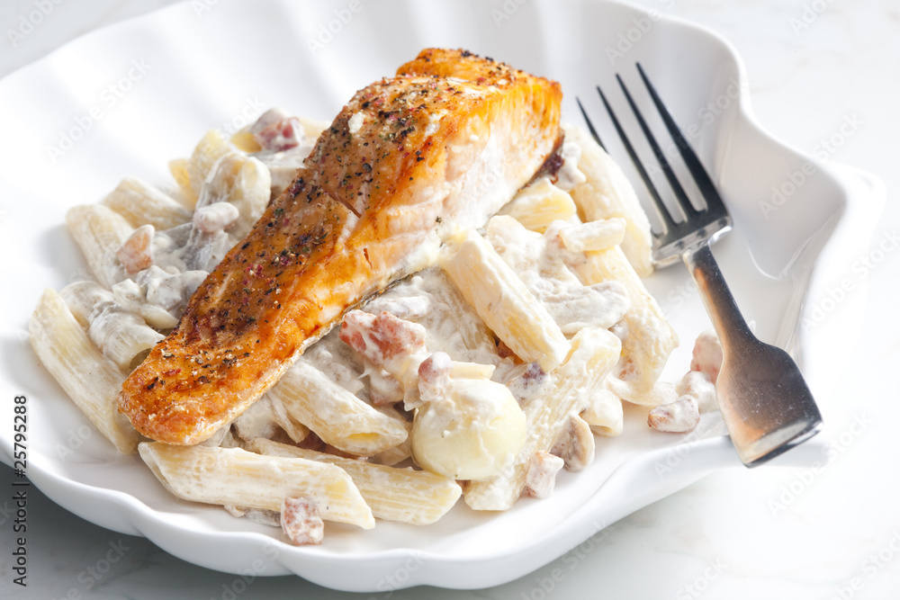 baked salmon on pepper with creamy pasta baked salmon on pepper with creamy pasta