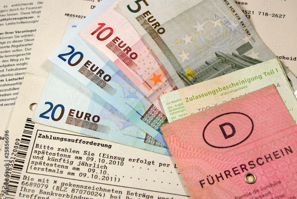 Fototapeta premium Kraftfahrzeugsteuer