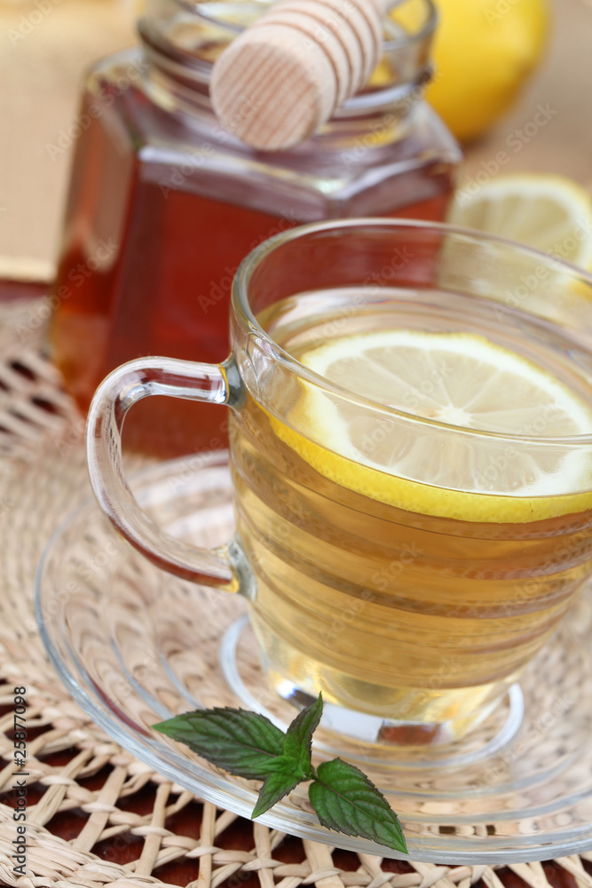 Tea with honey and lemon as natural medicine Tea with honey and lemon as natural medicine