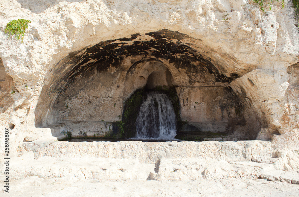 Grotta del Ninfeo, Siracusa