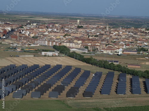 Vista aerea de huerto solar en Castilla