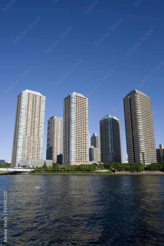 リバーシティの高層マンション