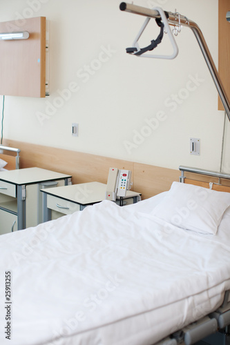 krankenhausbett © contrastwerkstatt