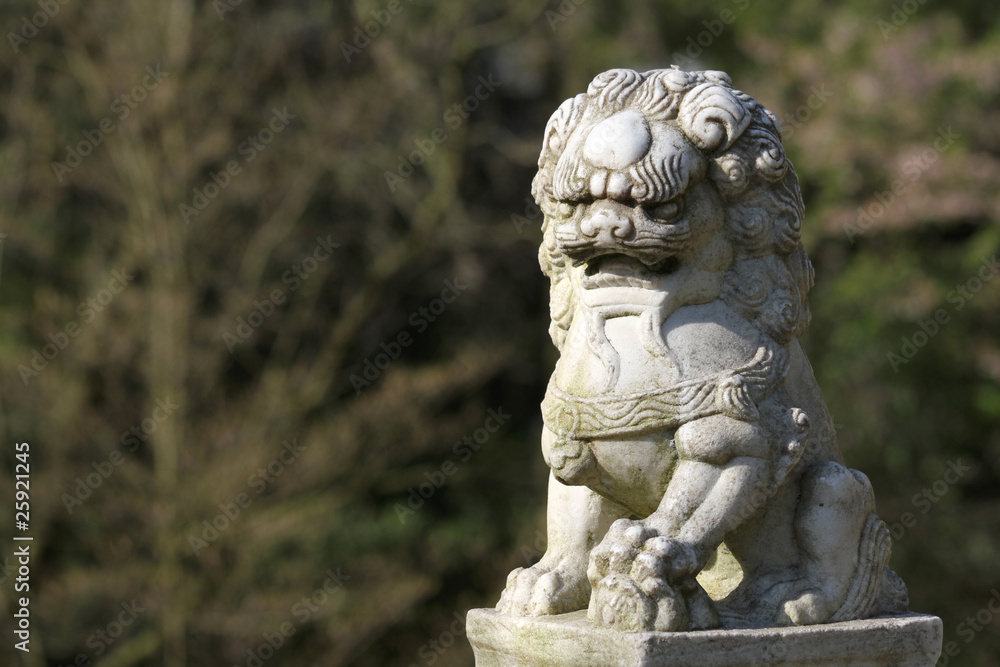 asiatische Löwenstatue