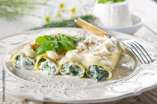 cannelloni ricotta and spinach photo