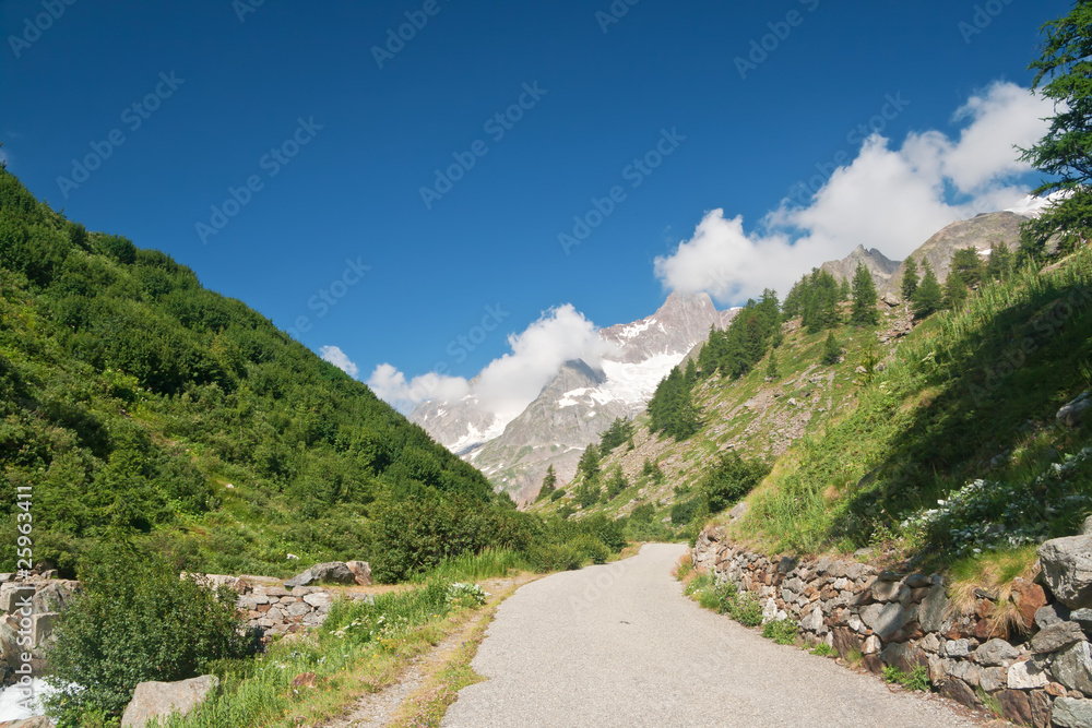 Alpine road - Strada in Val Veny
