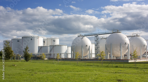 Oil storage tanks photo