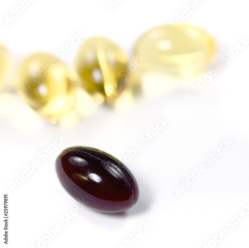 Medical fish oil and antioxidant in pills