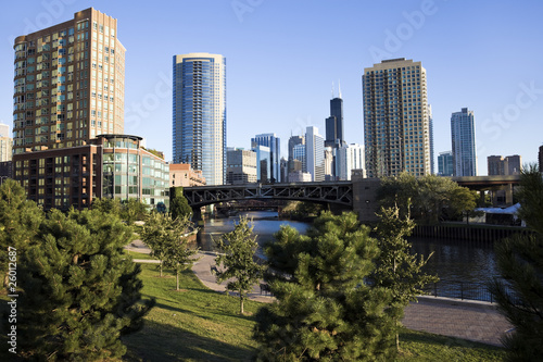 Park by Chicago River © Henryk Sadura