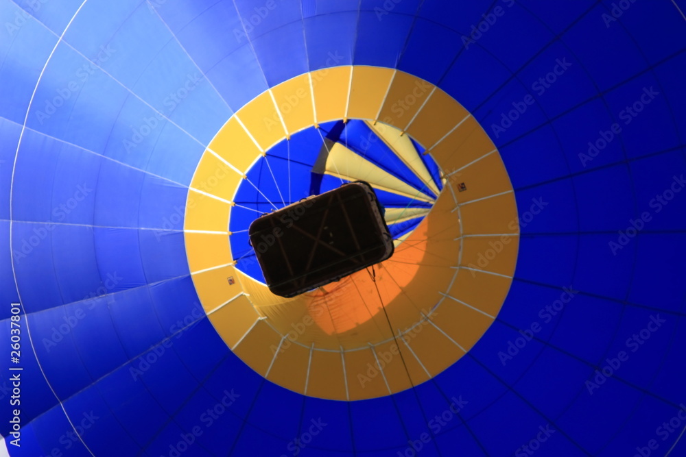 Naklejka premium blauer heißlufballon