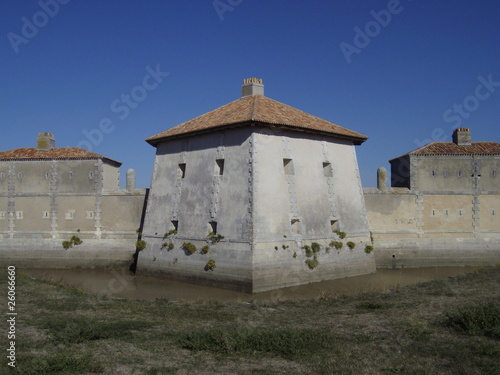 La façade principale du Fort Lupin