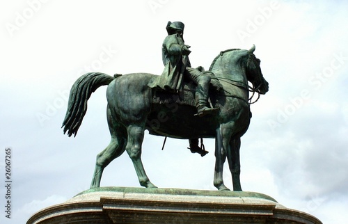 Valokuva statue de napoléon sur son socle