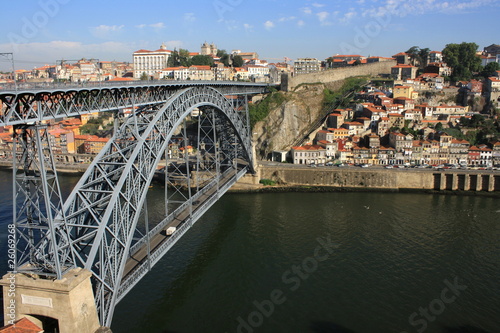 View of Dom Luis Bridge from Vila Nova de Gaia © Patrik Stedrak