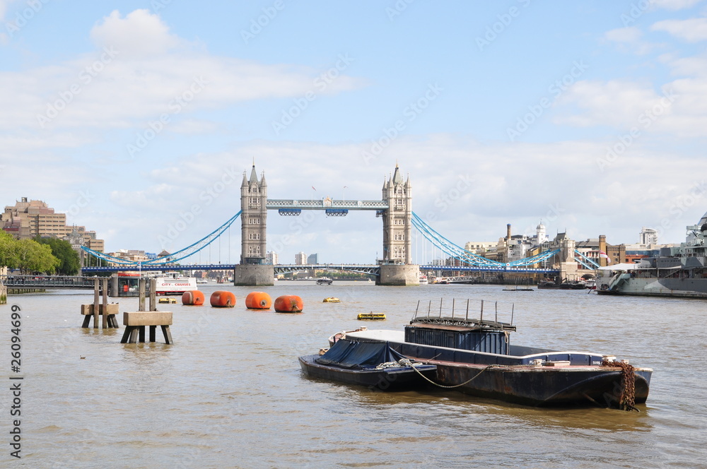Obraz premium Towerbridge - London Aug. 2010