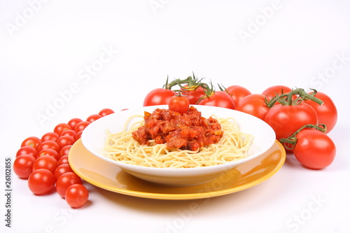 Spaghetti Bolognese with tomatoes and cherry tomatoes