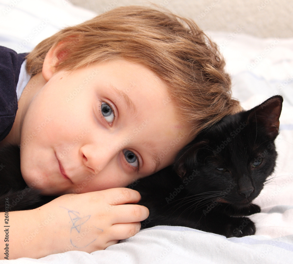 Kind mit Katze Kind mit Katze