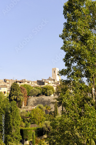 Vue générale du village de Saint-Paul-de-Vence © tobago77
