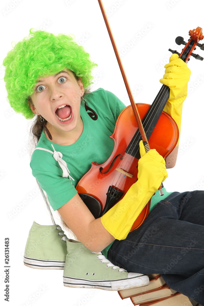 Humour jeunesse, enfant joue du violon Humour jeunesse, enfant joue du violon