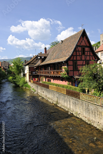 Maisons alsaciennes bordant la rivière Weiss à Kaysersberg © tobago77