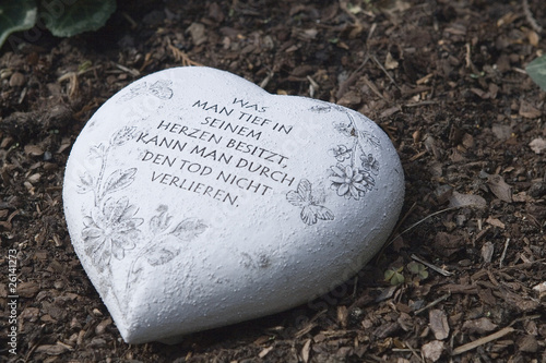 Gedenkstein ablegen auf Beerdigung oder am Totensonntag