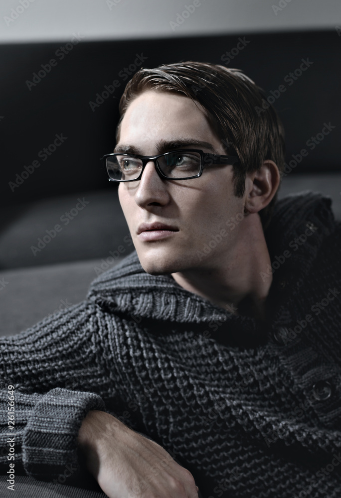 Obraz premium Modeaufnahme mit Brille