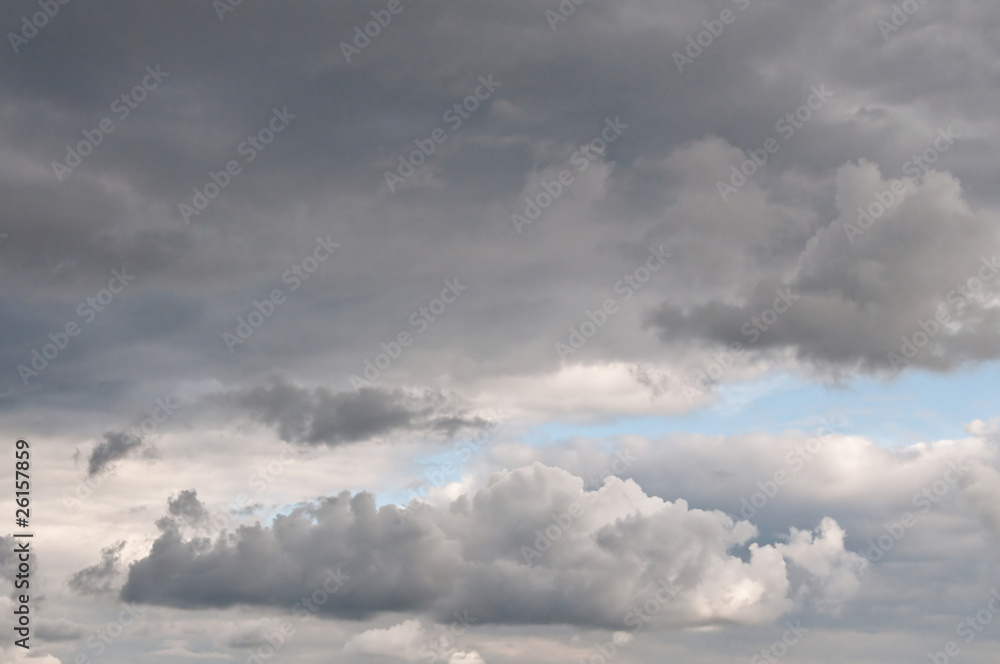 Naklejka premium dangerous clouds before the storm