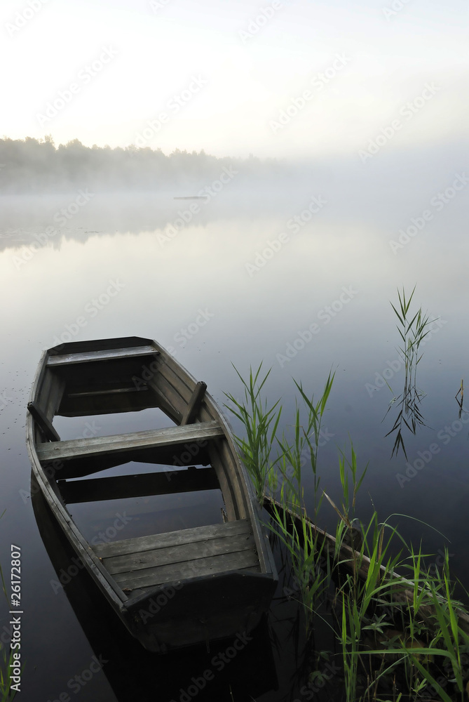 Fototapeta premium Fog on the lake