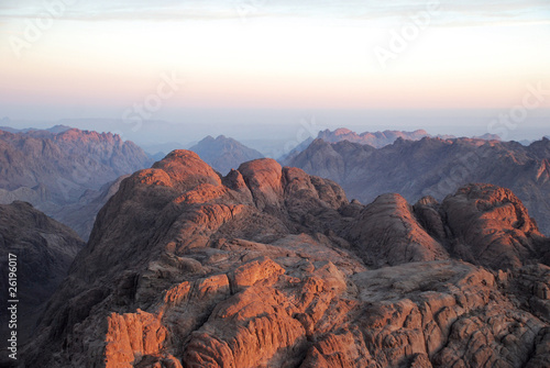 Cuadro en lienzo Lever soleil sur desert du Sinai