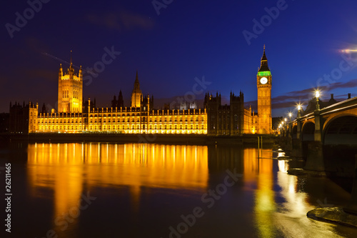 Big Ben and Houses of Parliament at night  London  UK