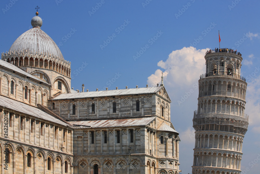 Fototapeta premium Leaning tower of Pisa with