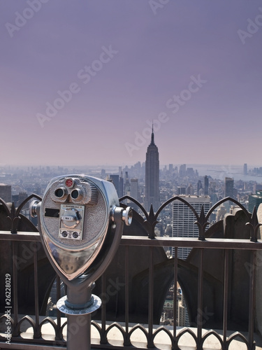 BInoculars in Manhattan © SOMATUSCANI