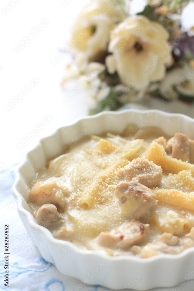 Macaroni and chicken gratin Macaroni and chicken gratin