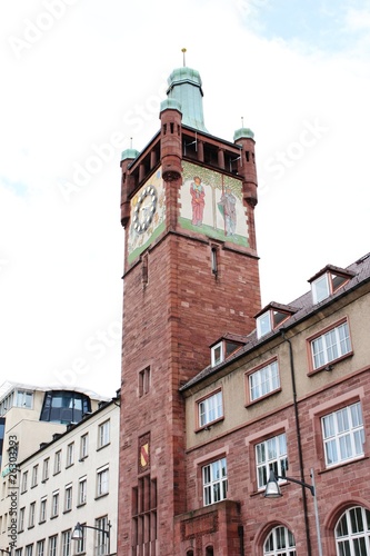 Bezirkamtsturm (vorne)