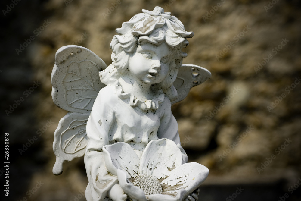 Kamienny cmentarny anioł, pomnik na cmentarzu - obrazy, fototapety, plakaty 