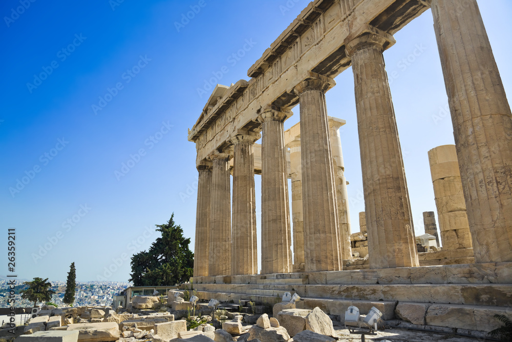Obraz premium Parthenon temple in Acropolis at Athens, Greece