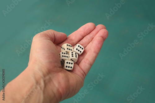 hands and dices